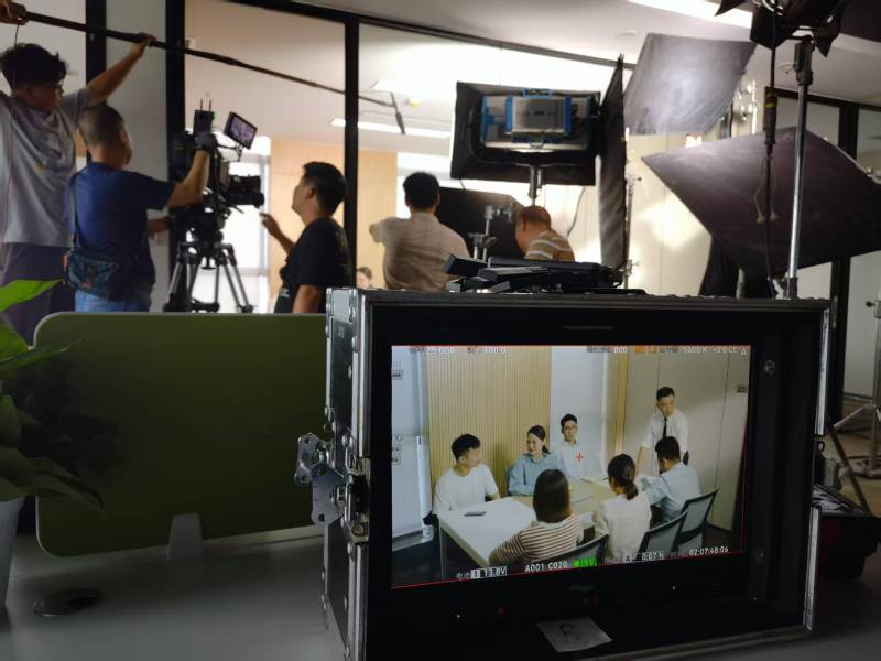 长治县TVC拍摄公司：科技产品视觉化大师，诠释未来感与功能美学